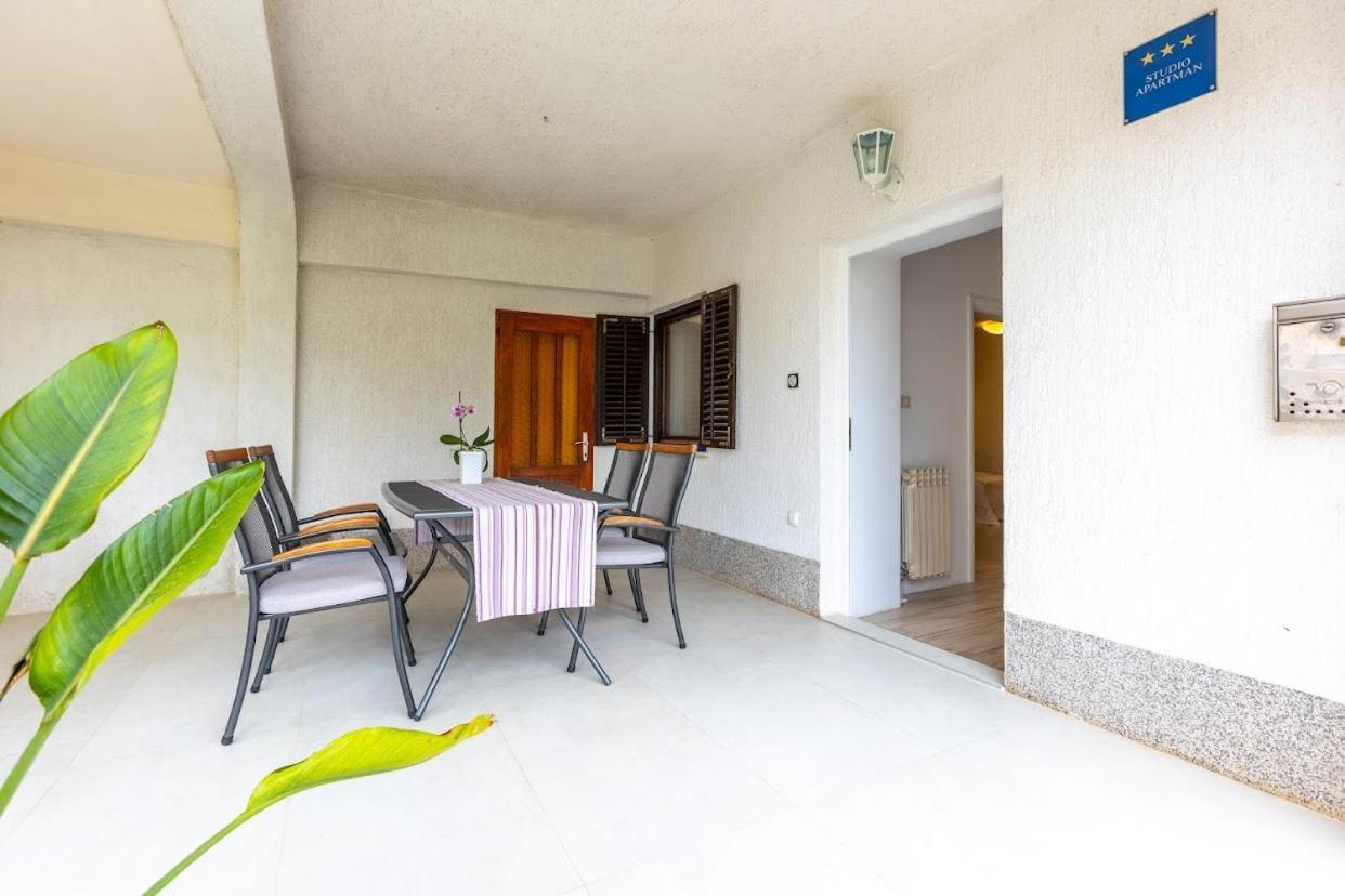 Apartment Anton Punat Ngoại thất bức ảnh